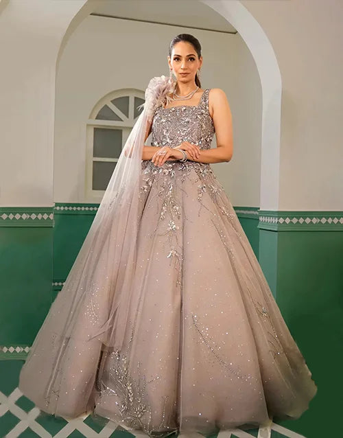 Women's Indo Western Gown | Party Wear Gowns | G3+ Fashion | Gown party  wear, Wedding dresses for girls, Beautiful pakistani dresses